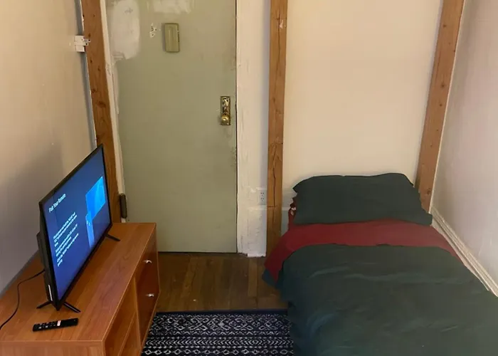 Cozy Room In East Village Apartment